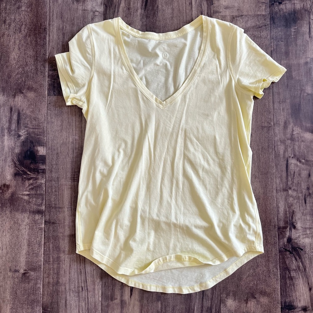 Lululemon V-neck Tshirt